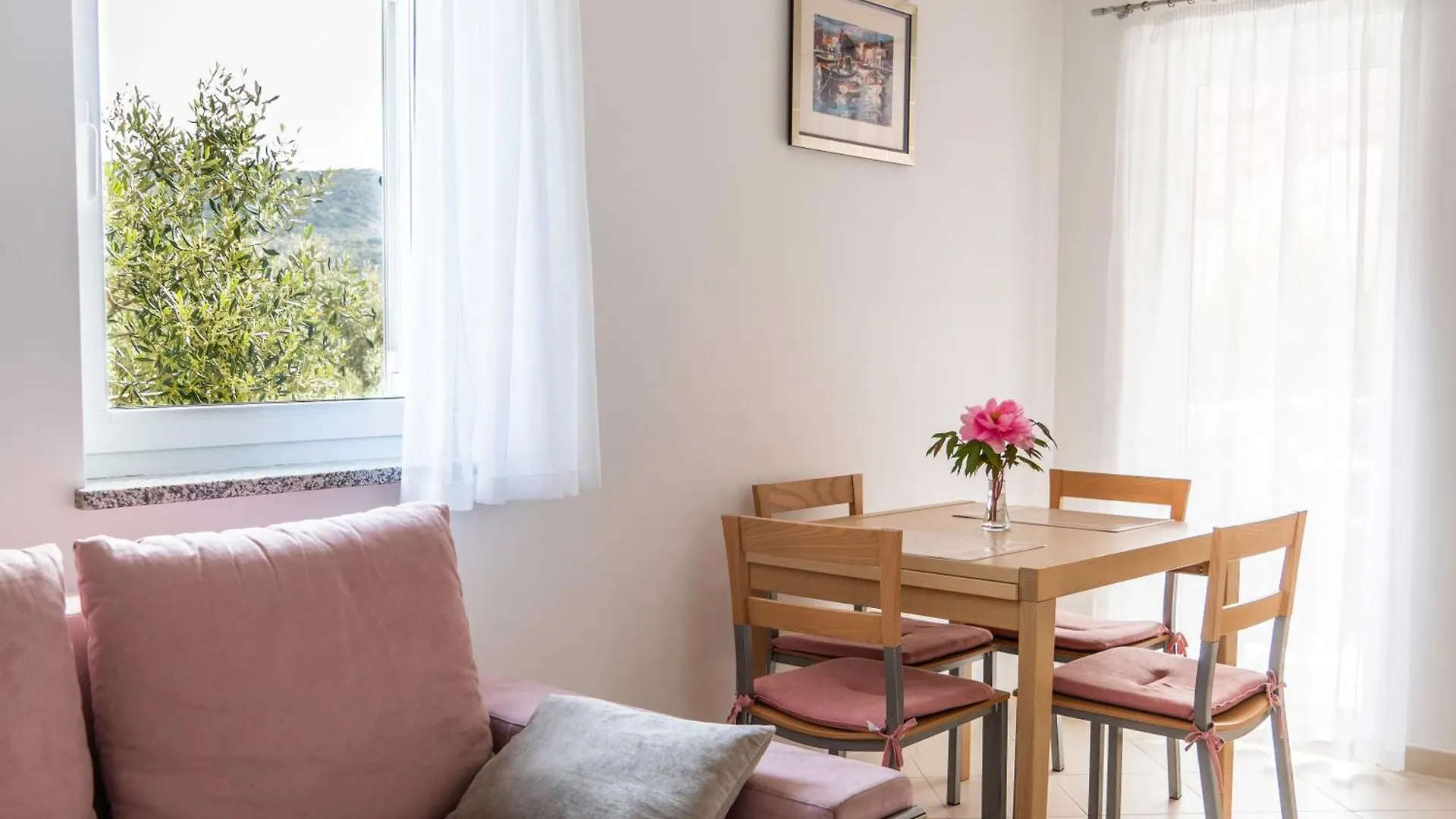Apartments Lila Cres