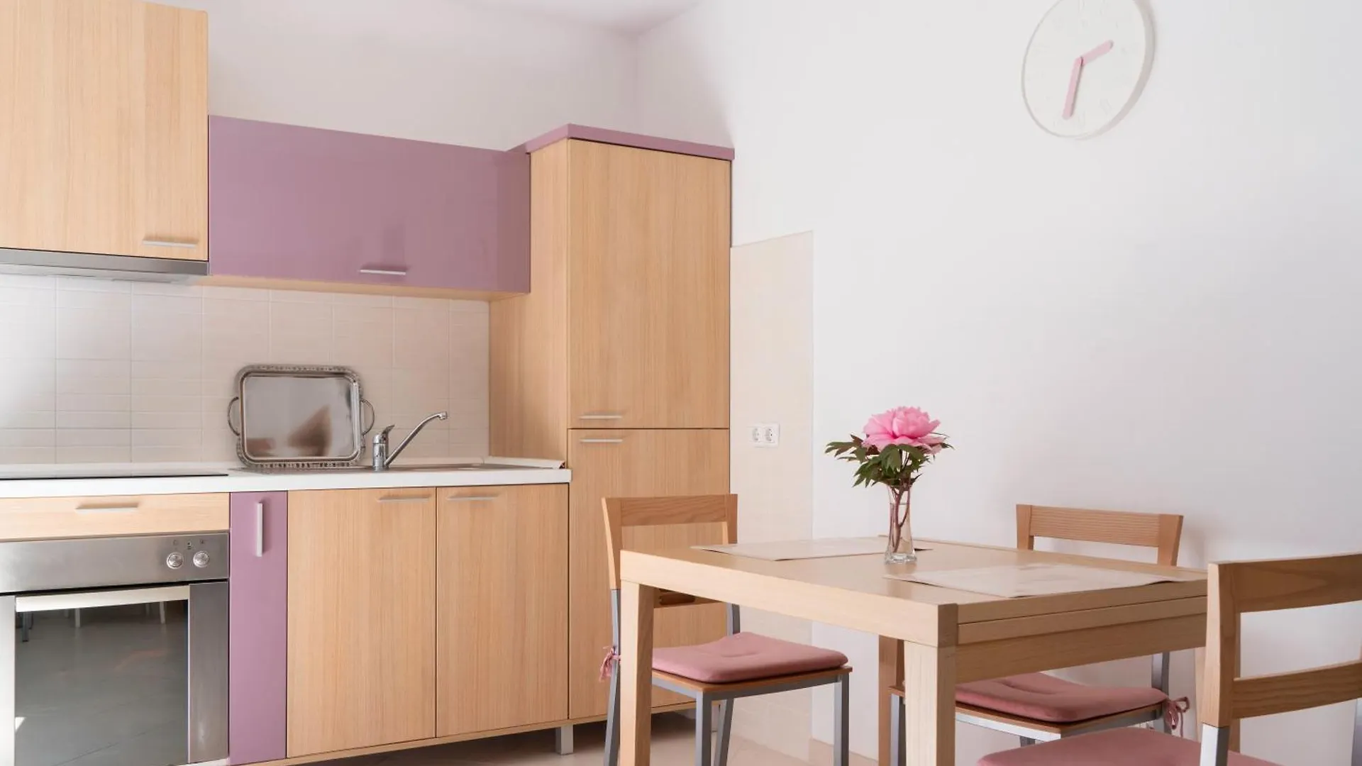 Apartments Lila Cres