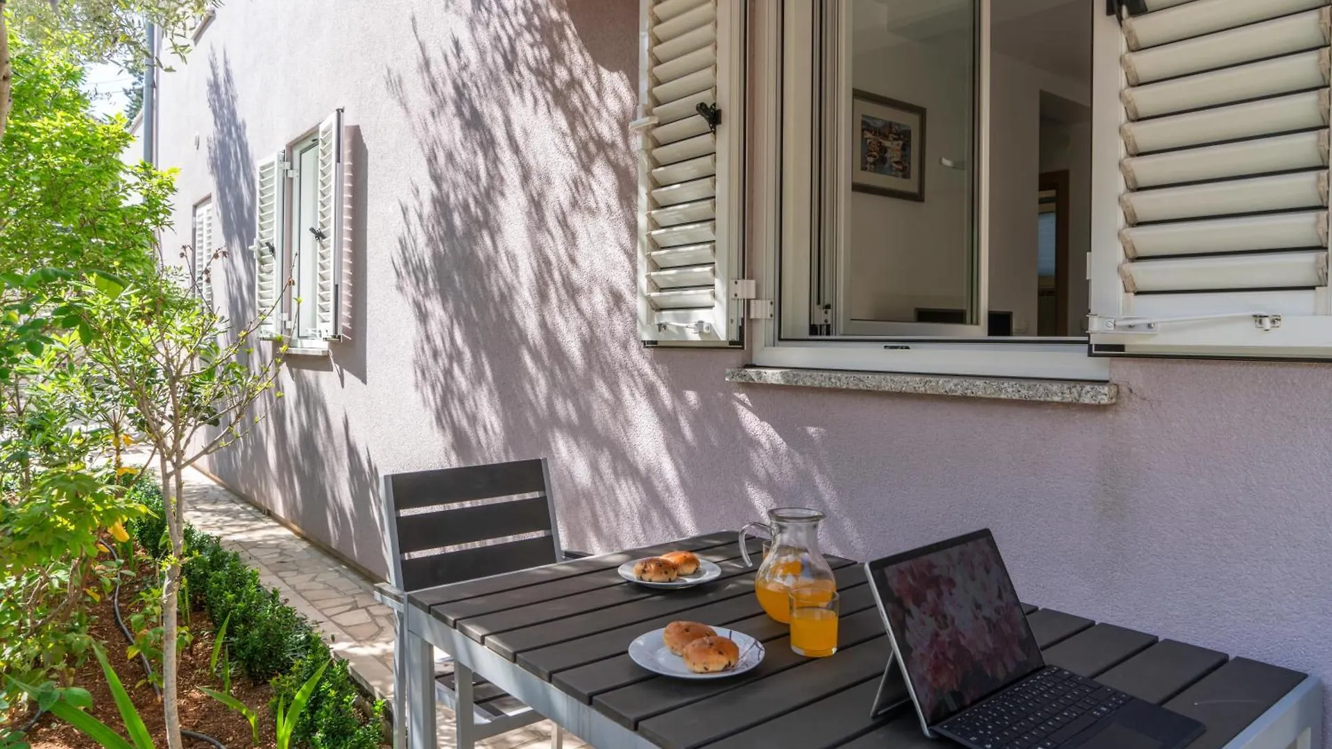 Apartments Lila Cres