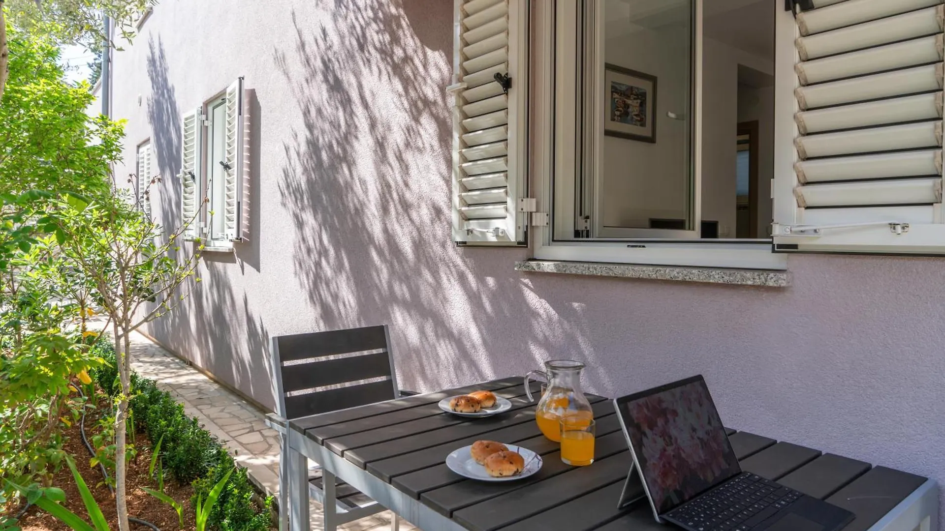 Apartments Lila Cres