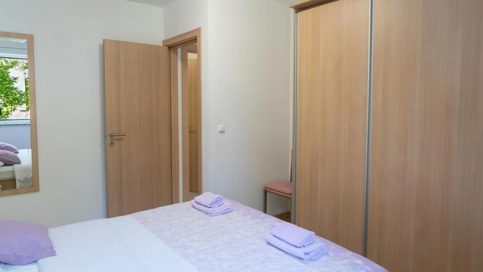 Apartments Lila Cres