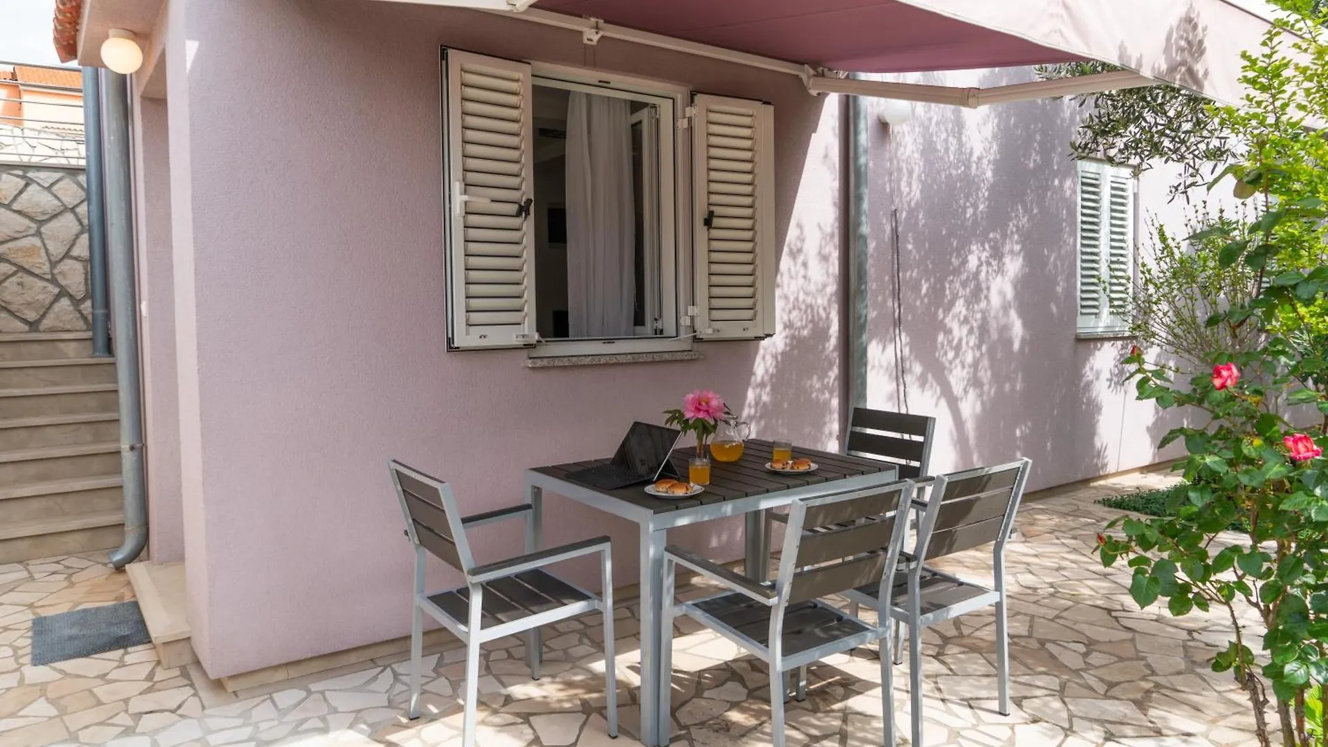 Apartments Lila Cres