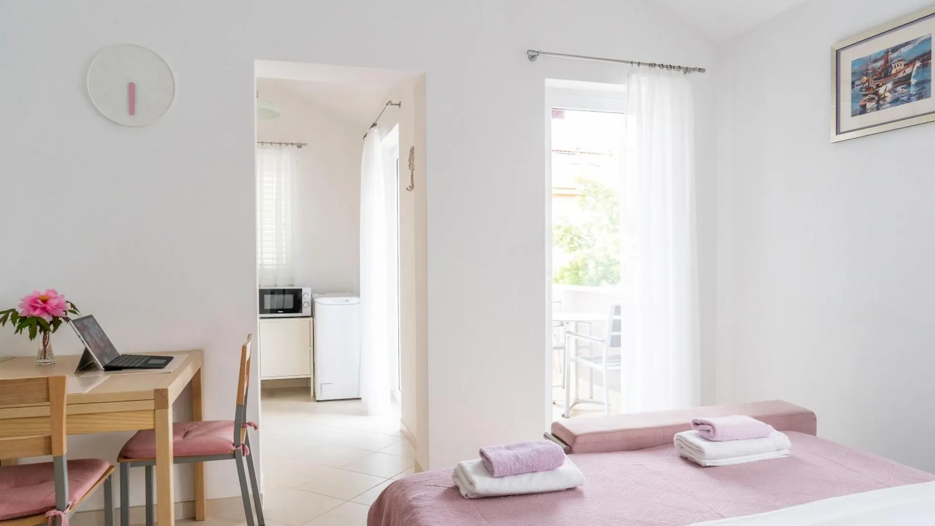 Apartments Lila Cres