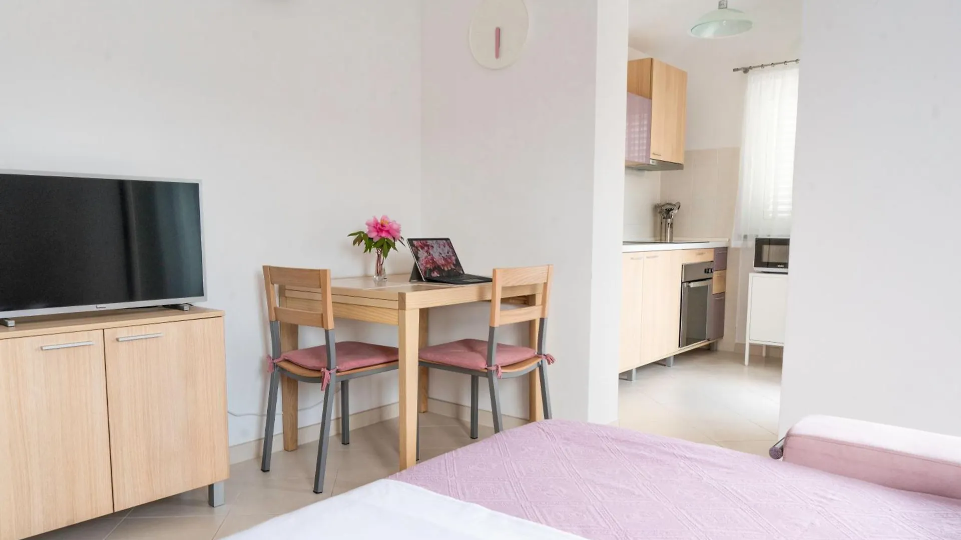 Apartments Lila Cres