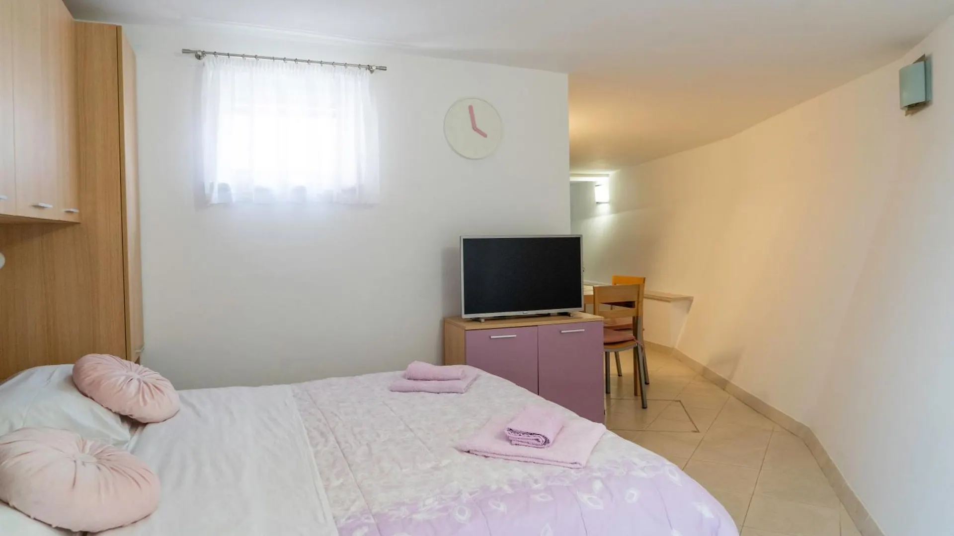 Apartments Lila Cres 0*,