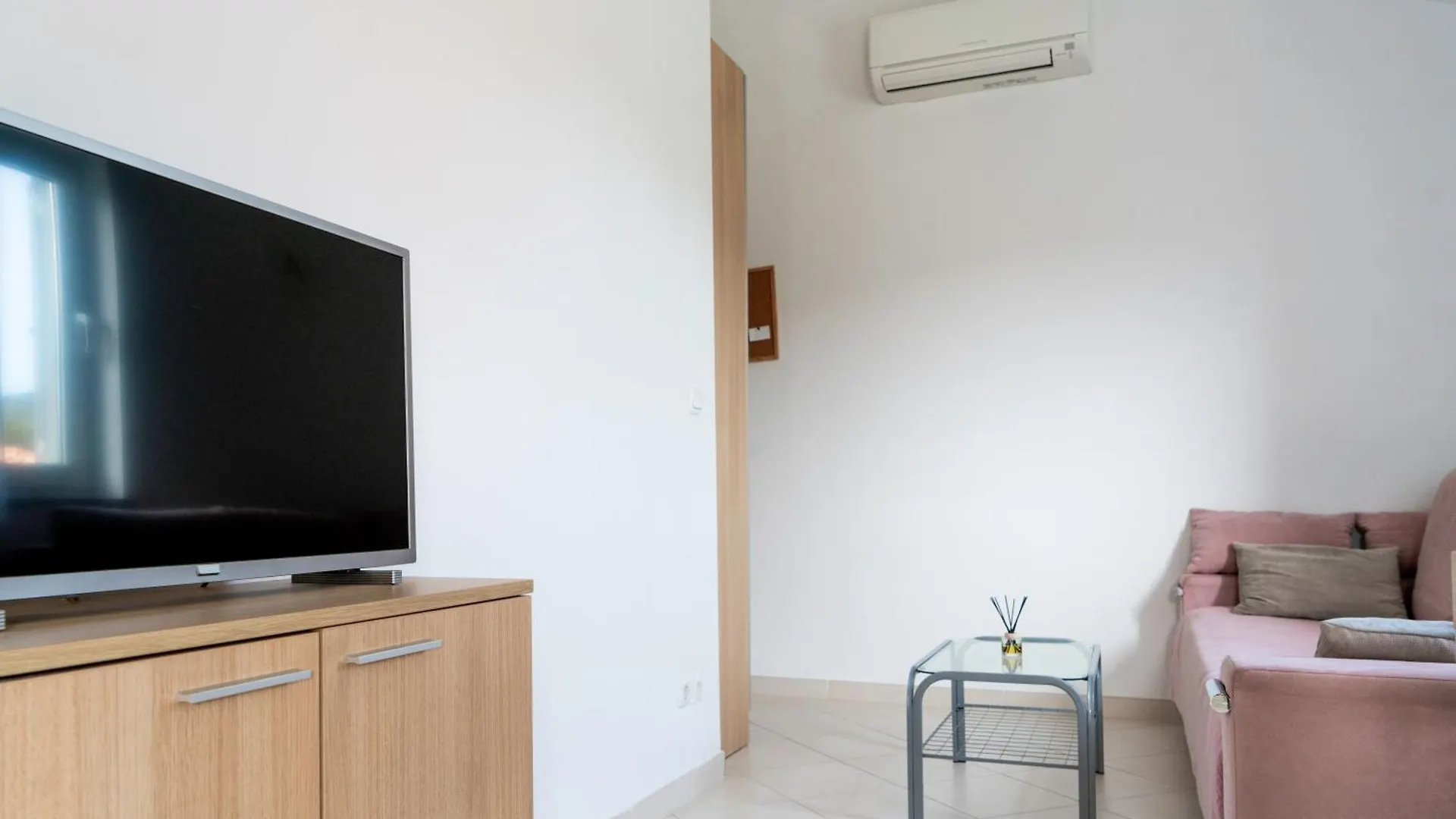 Apartments Lila Cres