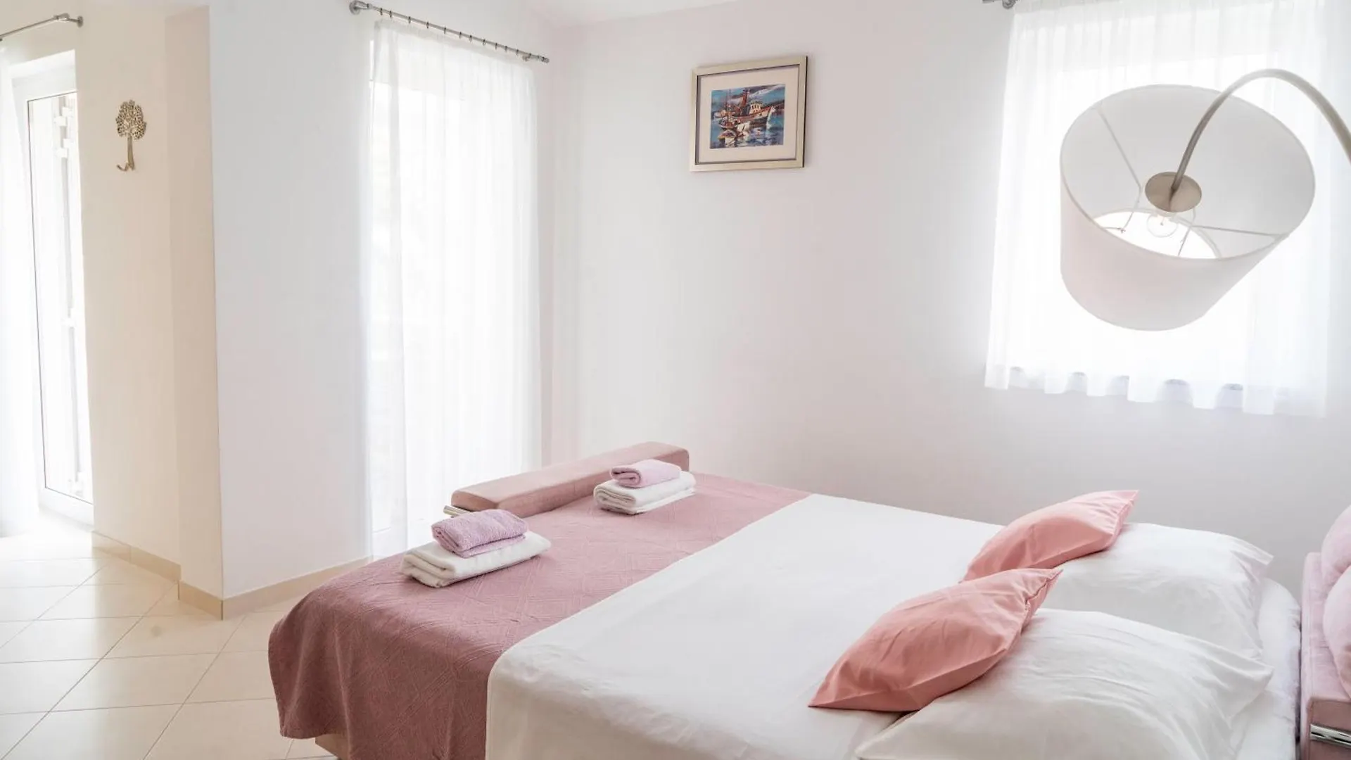 Apartments Lila Cres