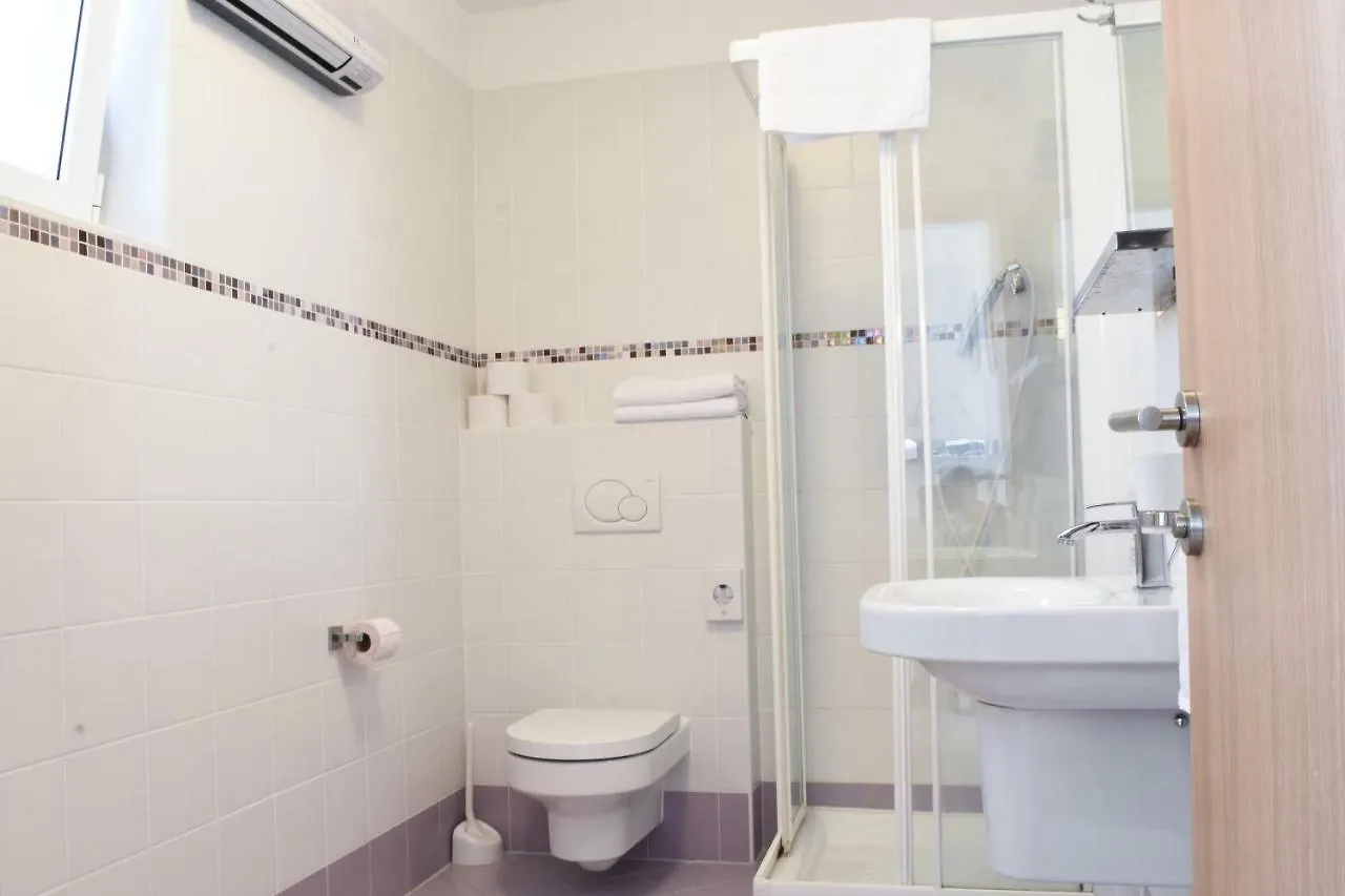 Apartments Lila Cres
